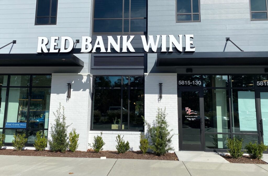 Smigre server Bolt Red Bank Wine – Wilmington, NC